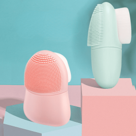 Double head face wash brush Japan silicone face wash brush manual face wash pore black head brush makeup brush beauty tool (Color: GREEN)